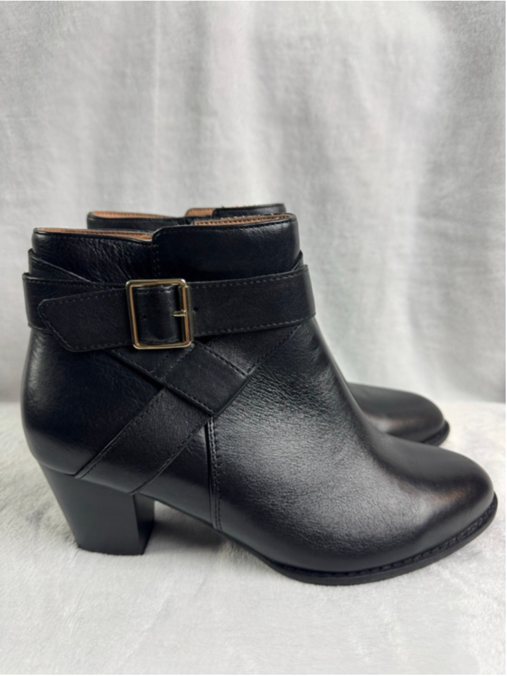 Vionic Trinity Black Ankle Boots/Booties Size 8 with Gold Buckle Block Heel - Picture 3 of 9